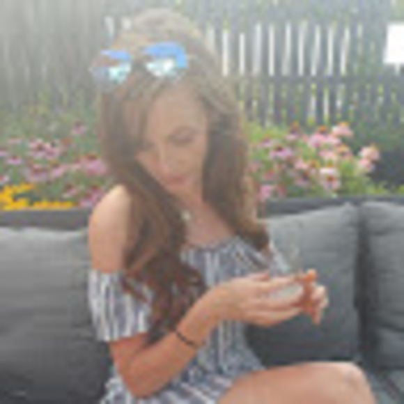 Meet your Posher, Katherine - Picture 1 of 1